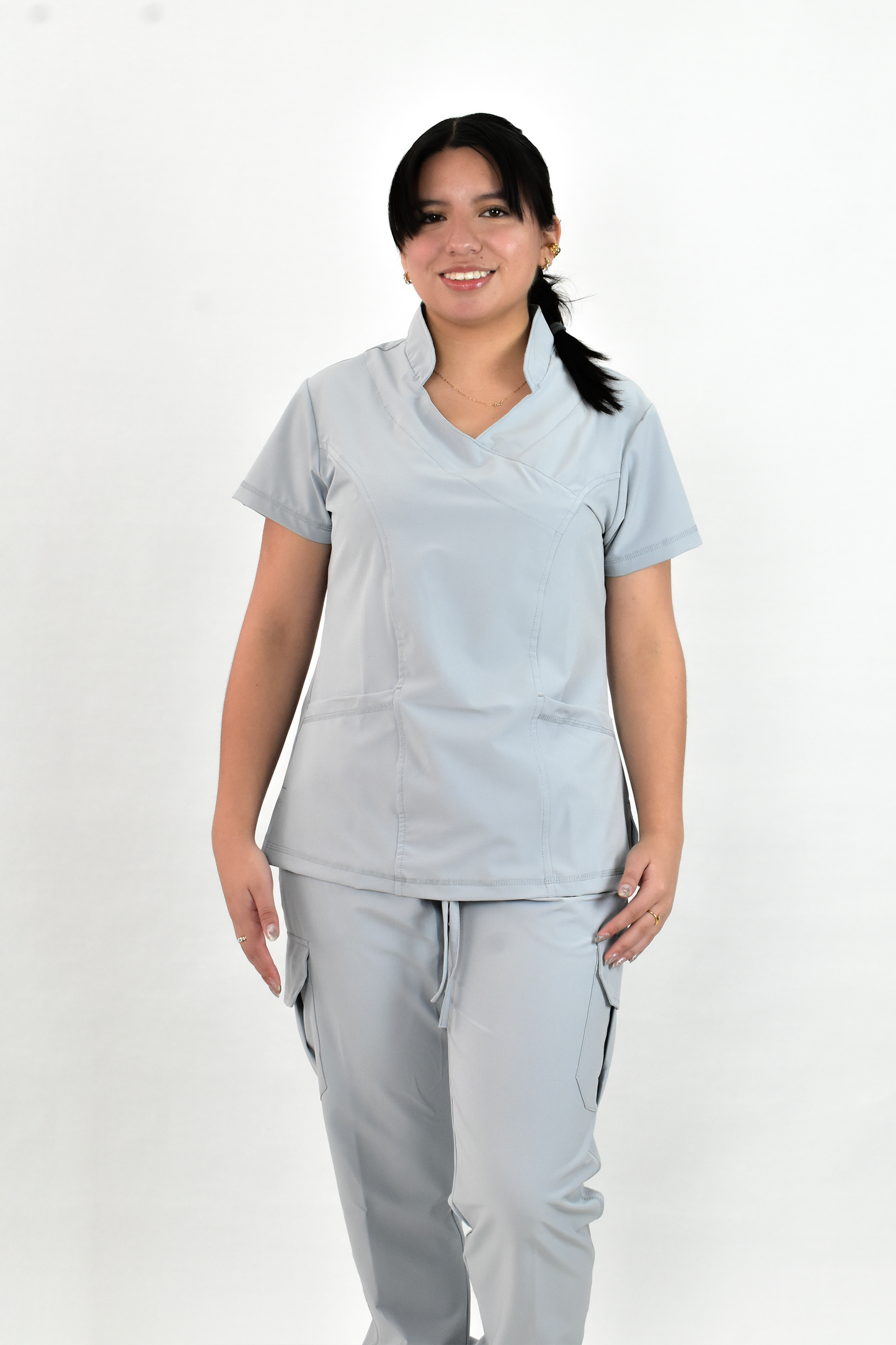 Uniforme Quirúrgico M06 Antifluido Stretch Gris Perla